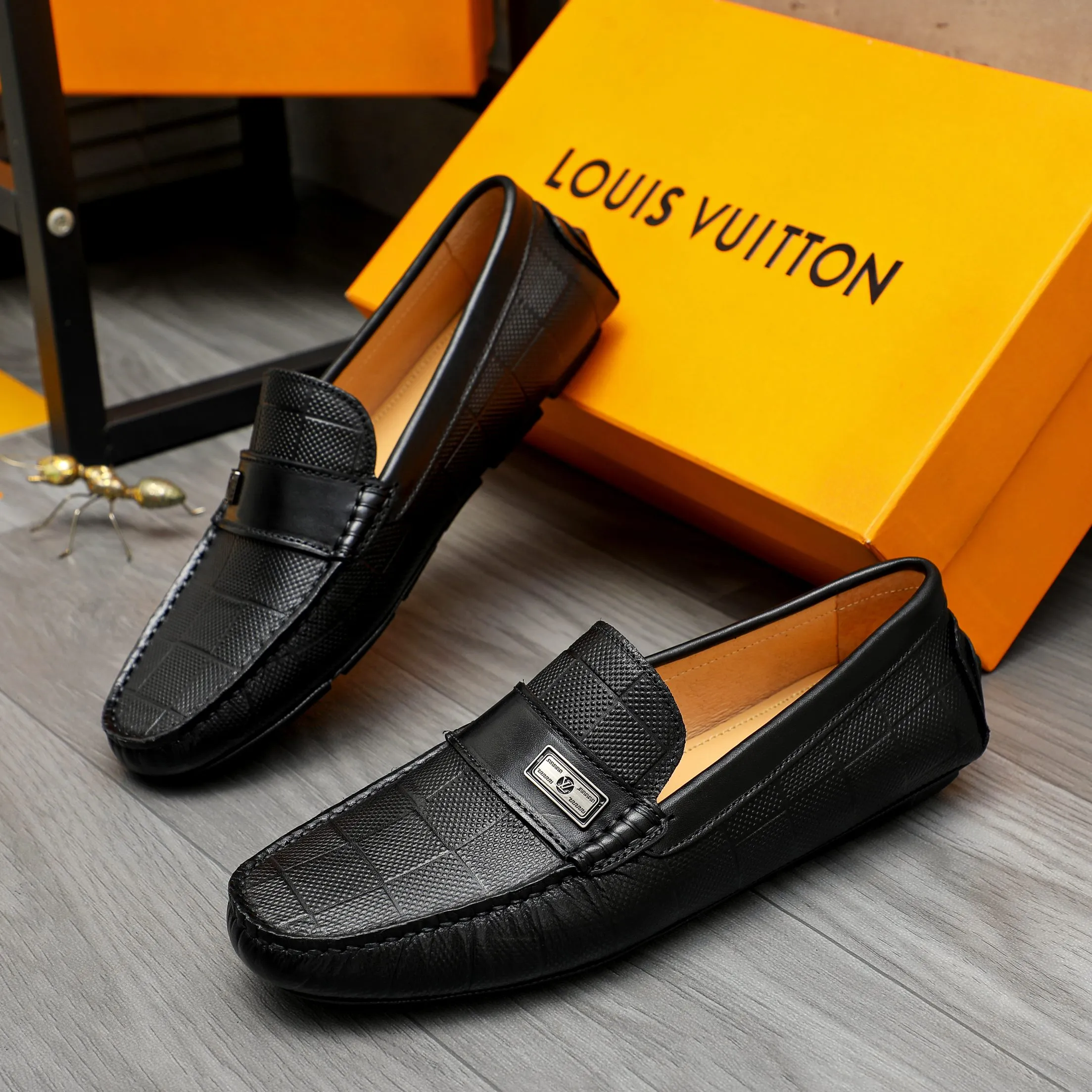 Men's shoes 💰380 Product trademark: LV "Louis Vuitton" casual slip-on shoes Regular size: 38-45 (45 is custom-made and non-returnable) Product materials: Selected embossed cowhide upper, pigskin lining, rubber outsole